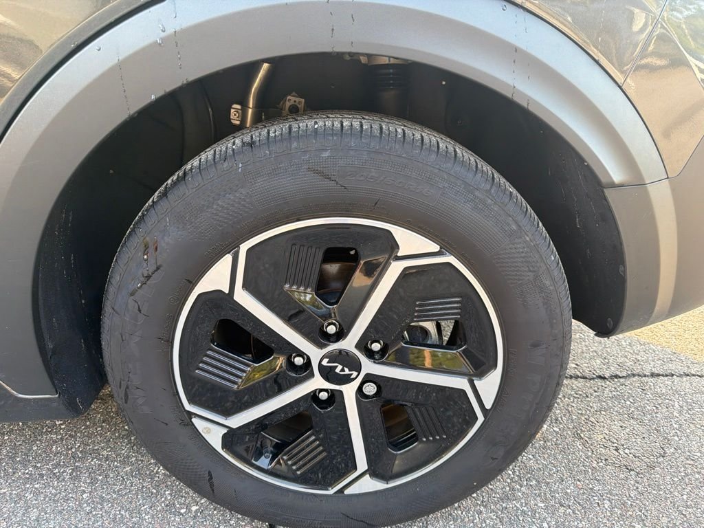 Certified Used 2025 Gray Kia EX image 27