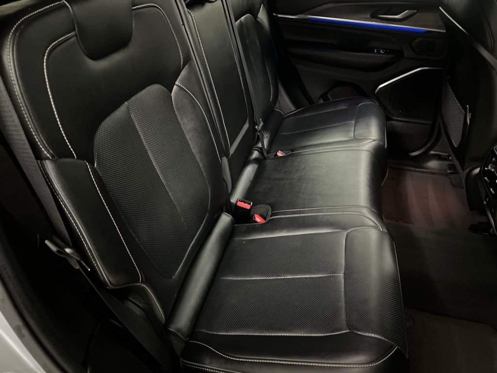 2023 Jeep Grand Cherokee Overland - Photo 62
