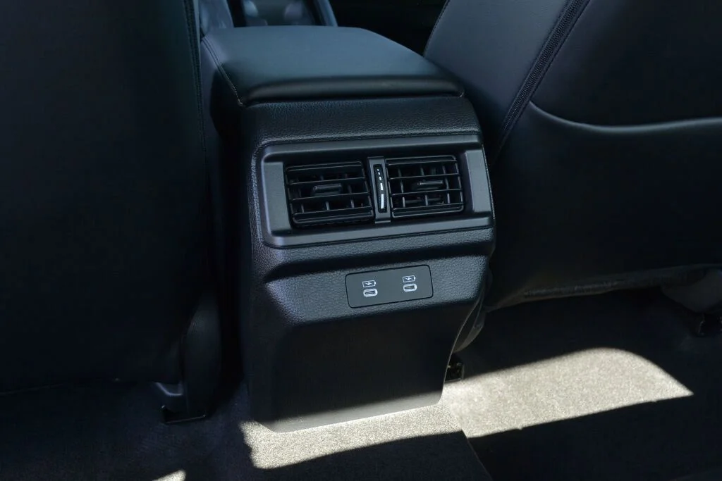 New 2026 Platinum White Pearl Honda Touring Hybrid image 8