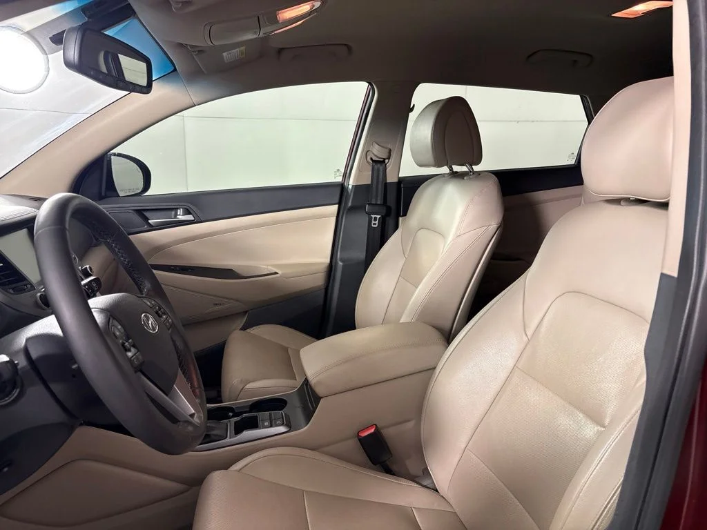 Used 2018 Red Hyundai SEL Plus image 28