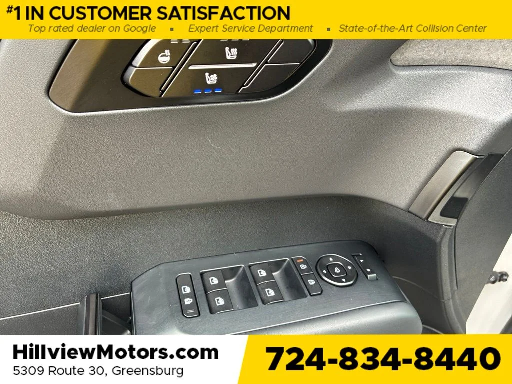 Used 2027 White Pearl Kia X-Line EX image 32