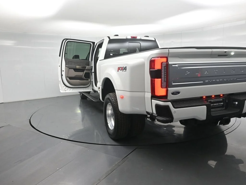 New 2026 White Ford Platinum image 31
