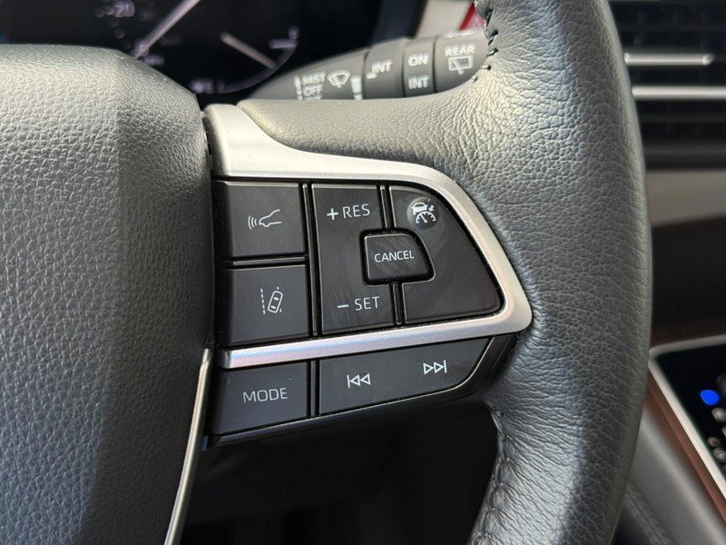 Used 2024 Pearl Toyota XLE image 22