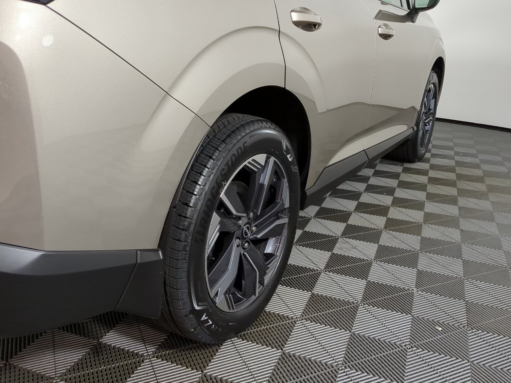 New 2026 Champagne Silver Metallic Nissan SL image 9