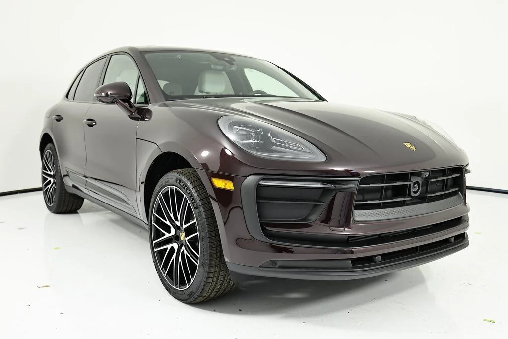 2026 Porsche Macan T - Photo 9