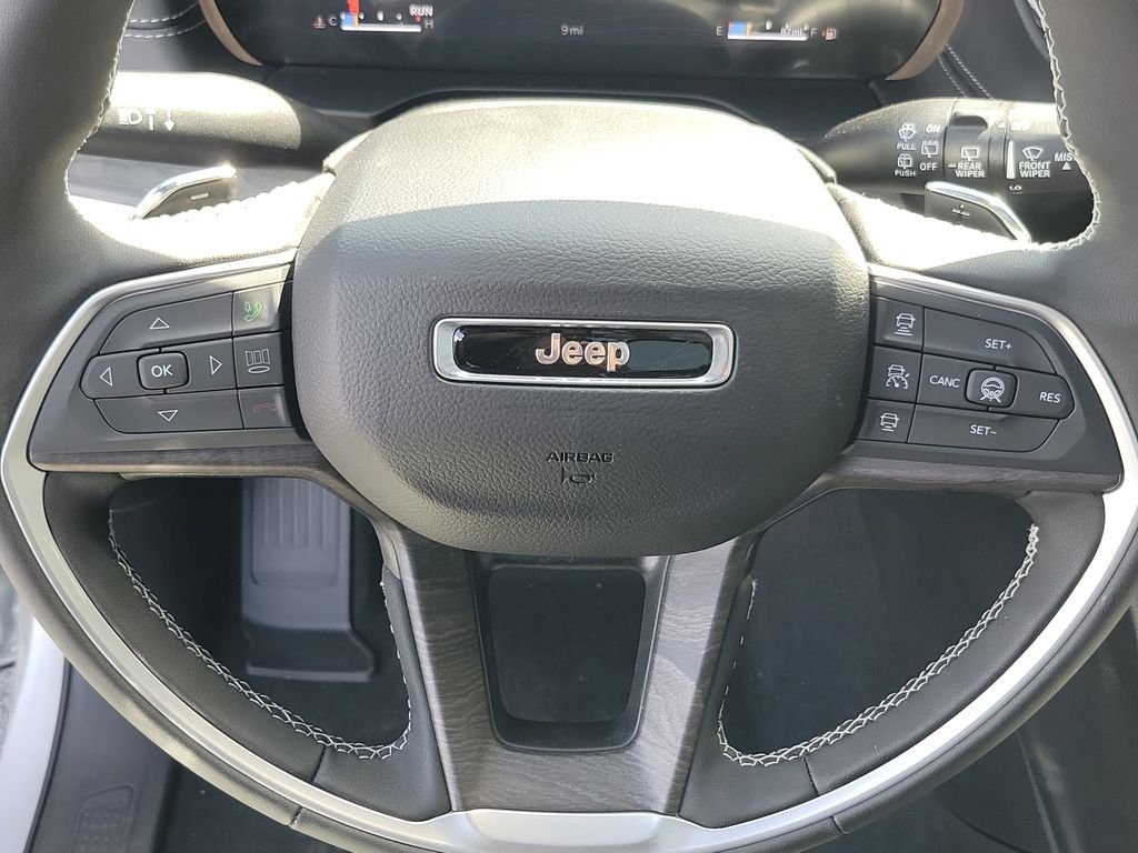 New 2026 Silver Zynith Exterior Paint Jeep Limited image 21