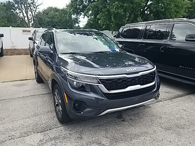 Used 2023 Gray Kia EX image 4