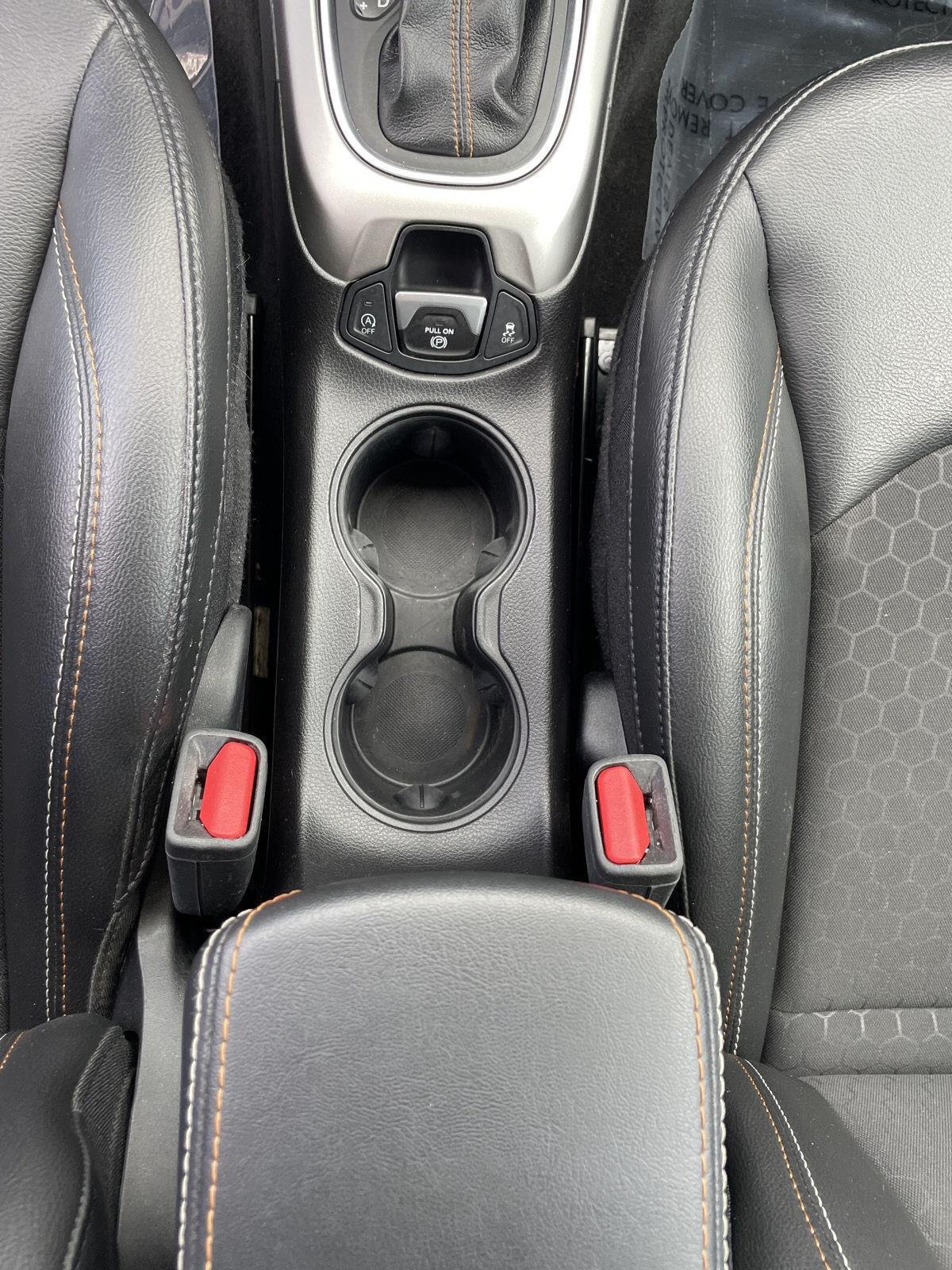 Used 2018 Jazz Blue Pearlcoat Jeep Latitude image 28