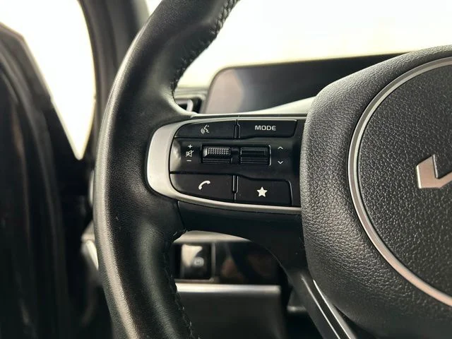 Used 2023 Black Kia X-Line image 9