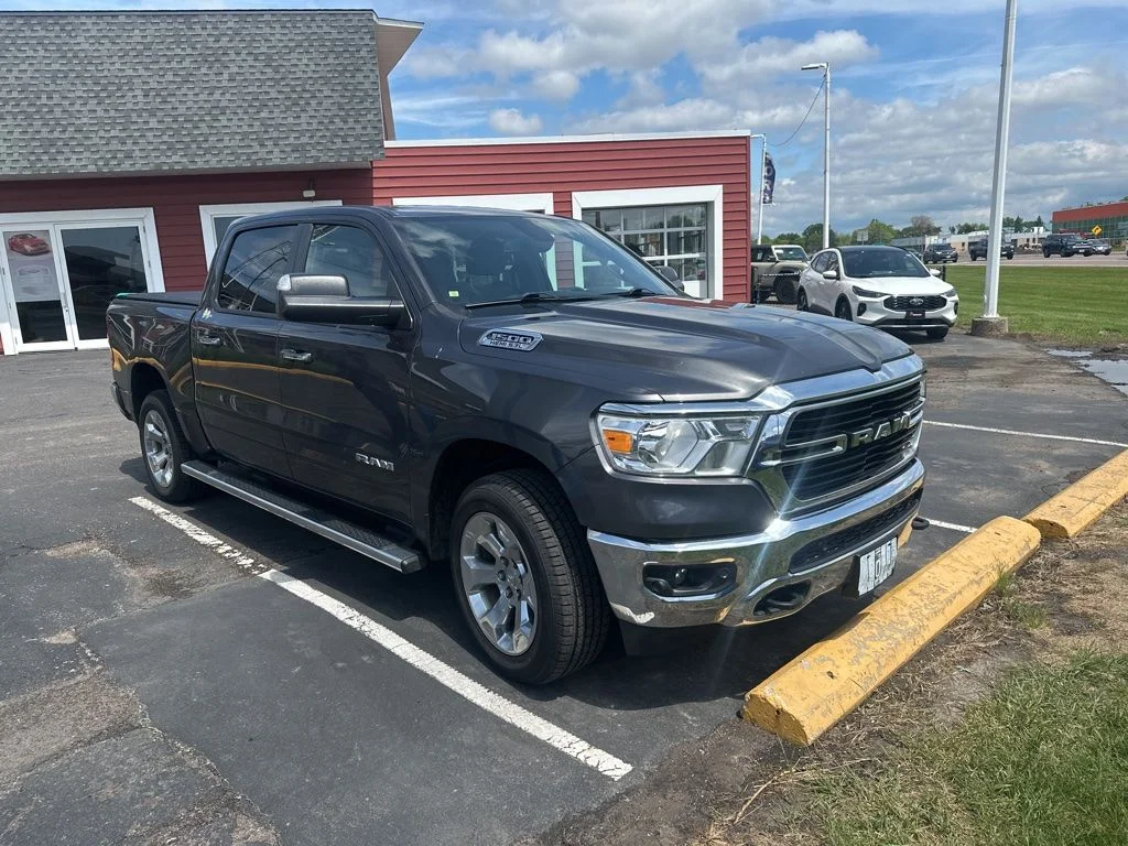 2019 RAM 1500 Big Horn/Lone Star 4x4 Crew Cab 5'7's photo