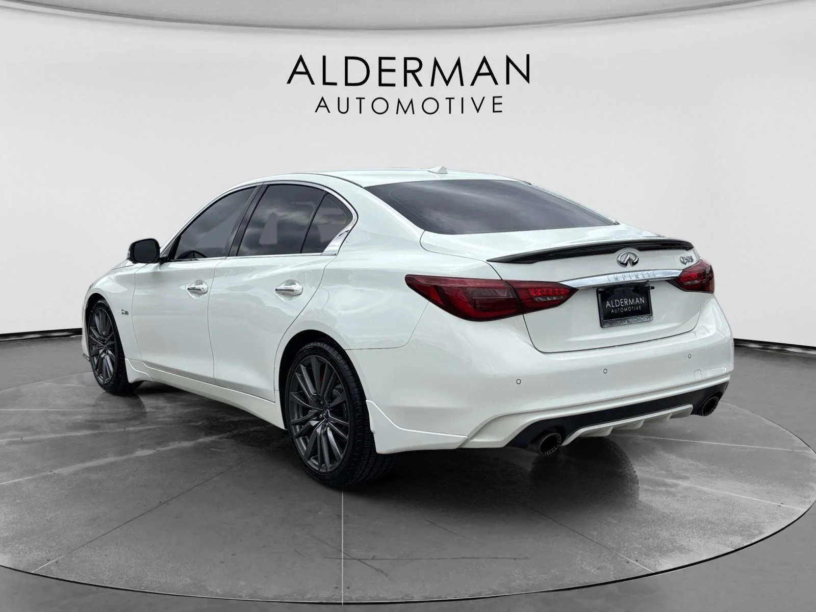 Used 2018 Pure White INFINITI RED SPORT 400 image 3