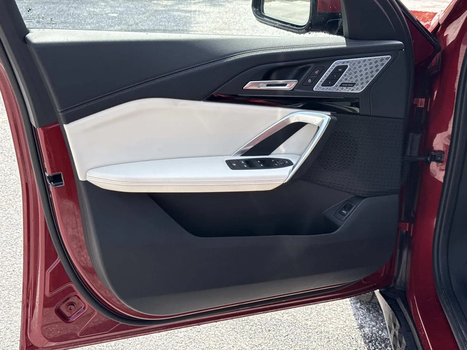 Used 2024 Vegas Red Metallic BMW xDrive28i image 26