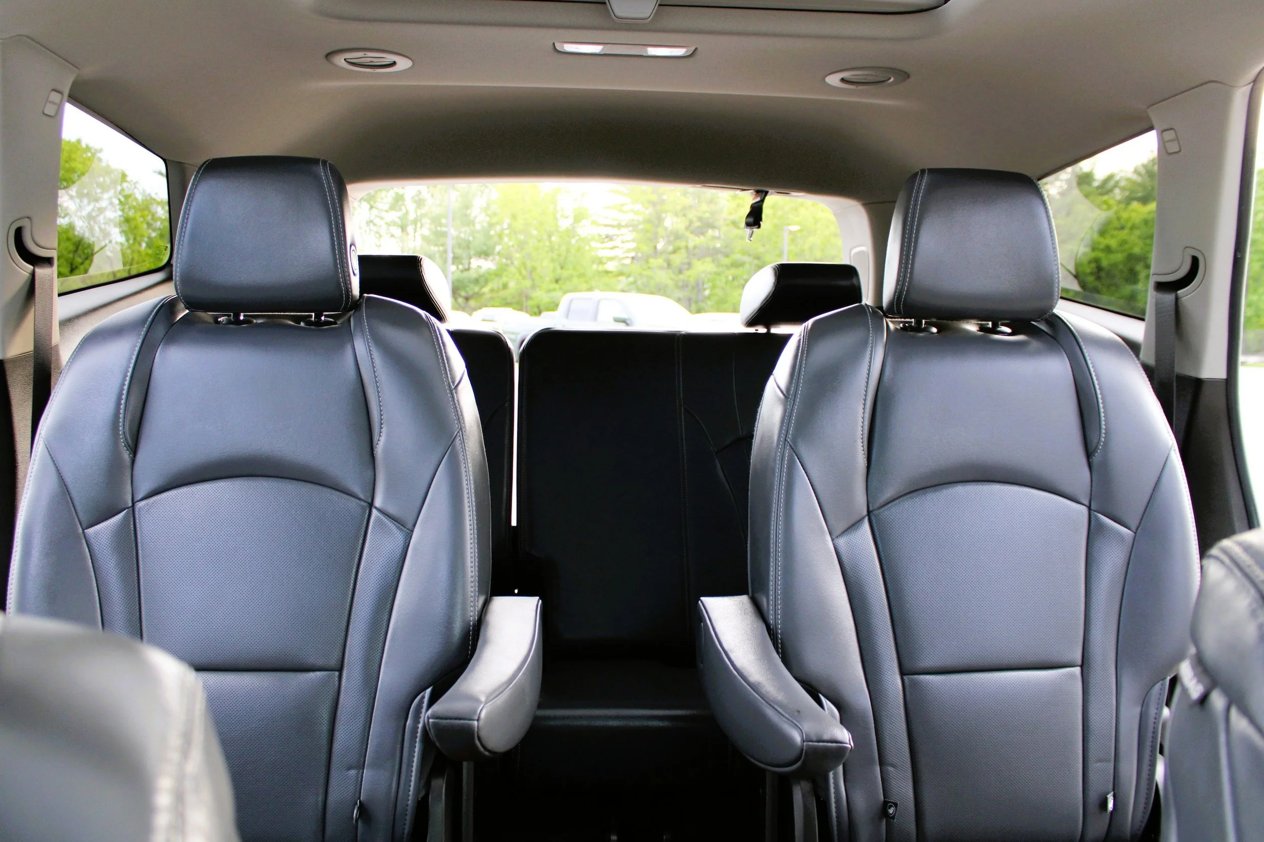 Used 2018 White Frost Tricoat Buick Premium image 15