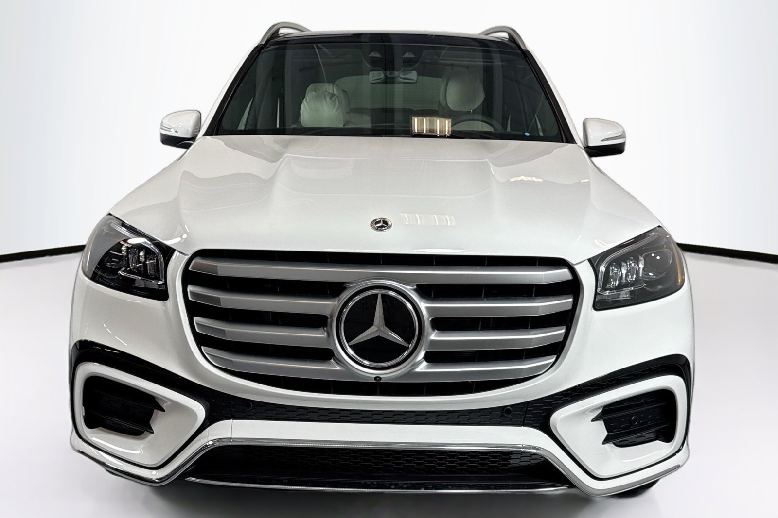 New 2026 Polar White Mercedes-Benz GLS 580 image 2