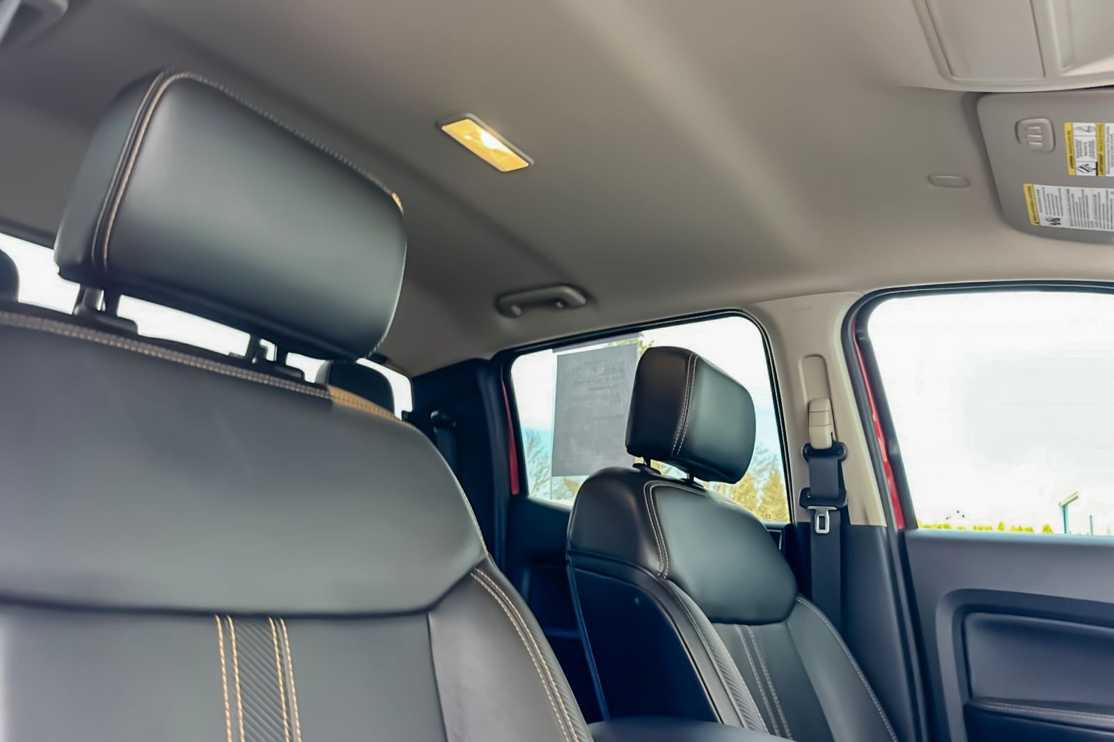 Used 2022  Ford Lariat image 15