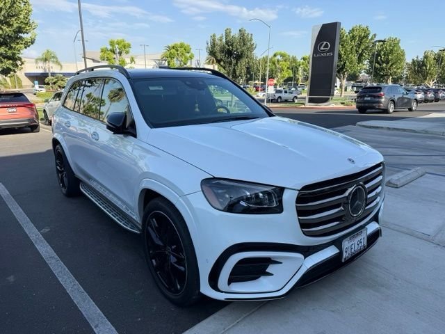 Used 2025  Mercedes-Benz GLS 580 image 1