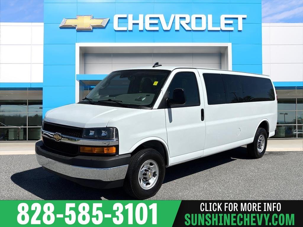2024 Chevrolet Express 3500 LT Extended's photo