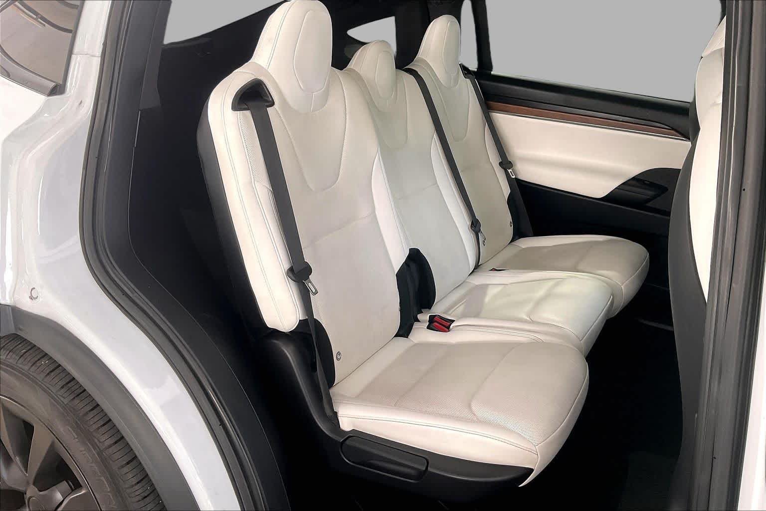 Used 2022 Pearl White Multi-Coat Tesla  image 19