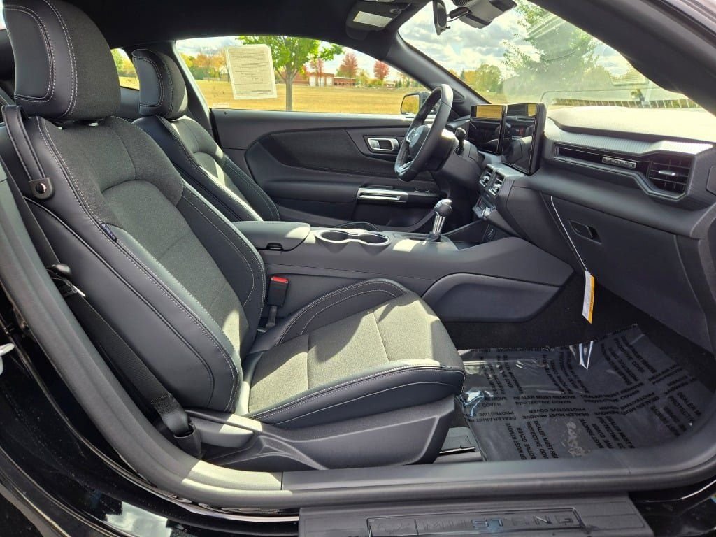 2026 Ford Mustang EcoBoost Fastback - Photo 6