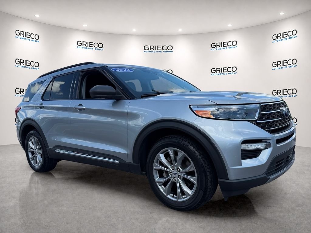 Used 2023 Silver Ford XLT image 1