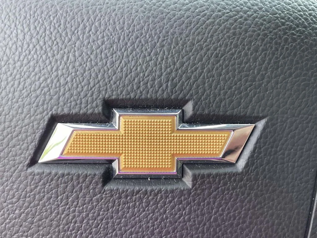 Used 2021 Mosaic Black Metallic Chevrolet LT image 30
