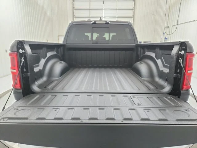 New 2026 Diamond Black Crystal Pearl-Coat Exterior Paint RAM RHO image 55