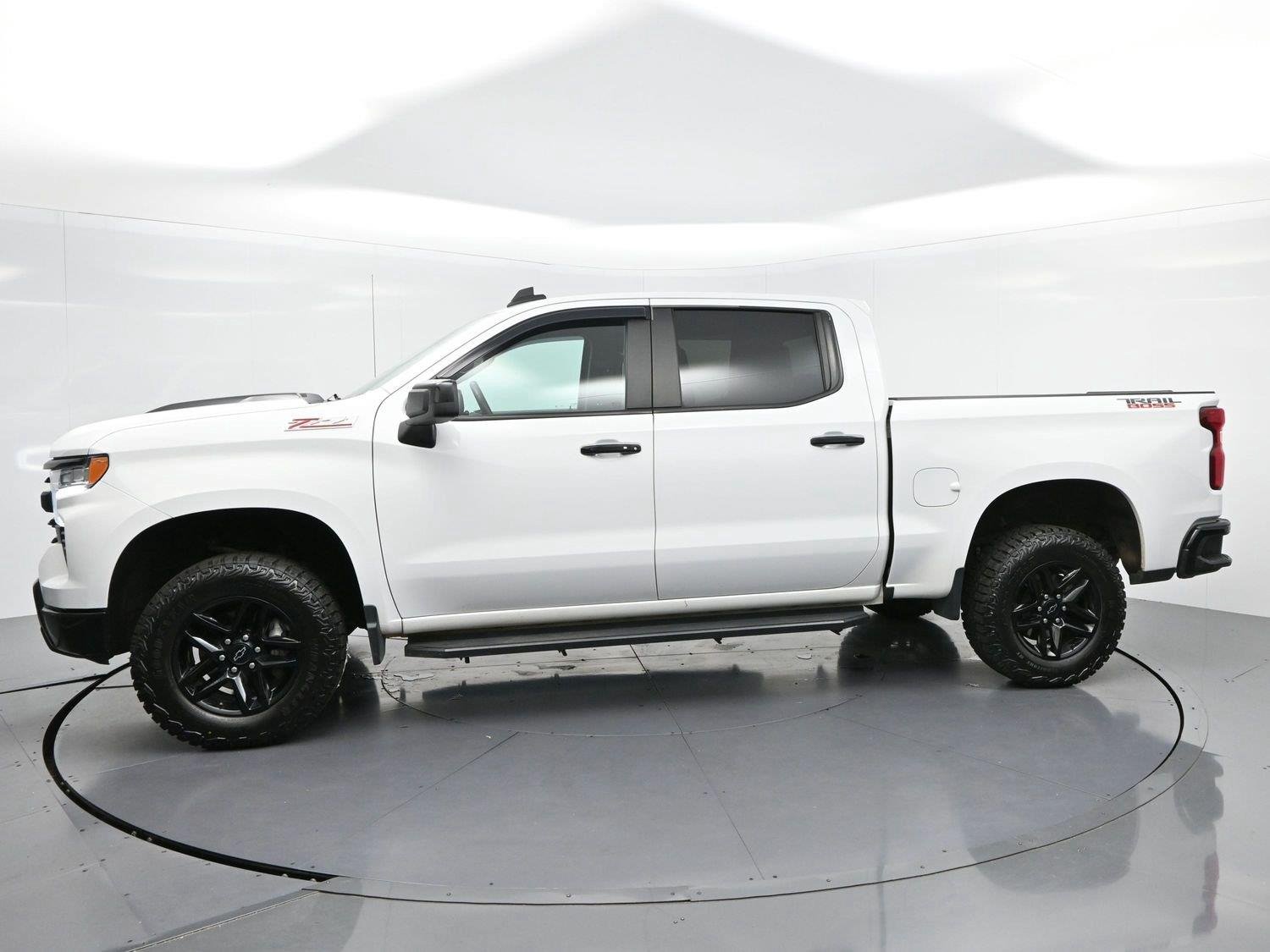 Used 2024 Summit White Chevrolet LT Trail Boss image 4