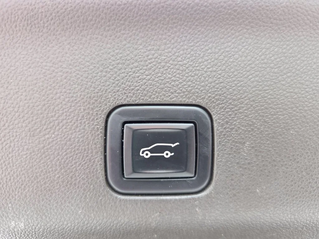 Used 2022 EMPIRE BEIGE METALLIC Chevrolet Z71 image 33