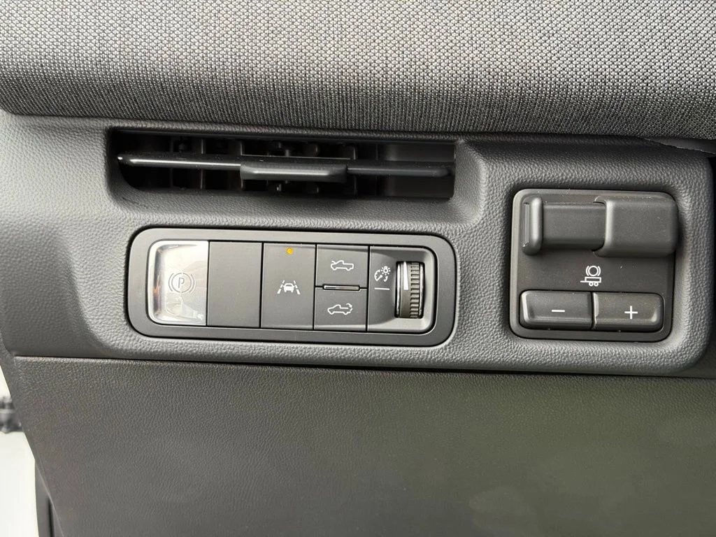 New 2026 Summit White GMC Elevation Extended Range image 23
