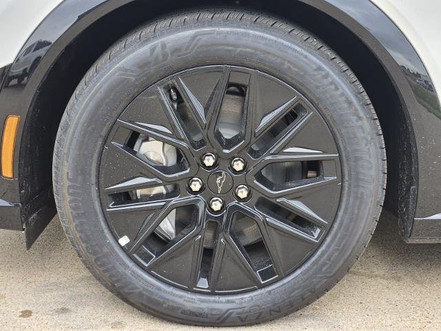 New 2026 Star White Metallic Tri-coat Ford Premium image 27