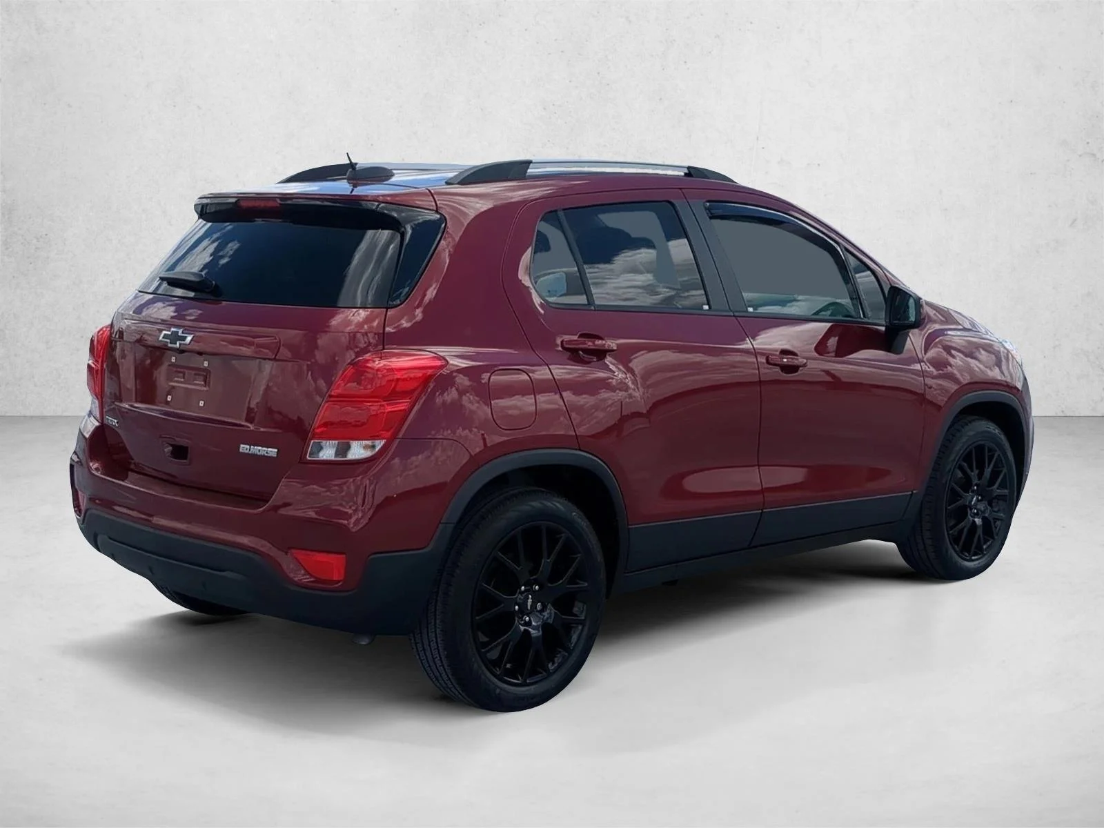 Used 2022 Crimson Metallic Chevrolet LT image 5