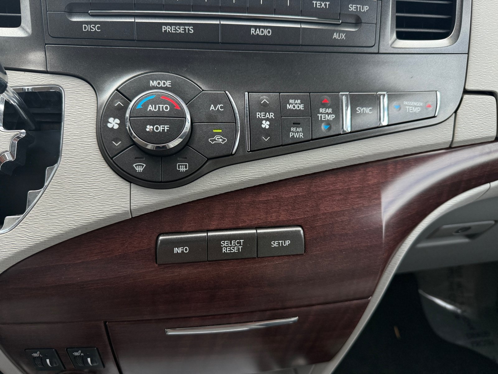 Used 2014 Silver Sky Metallic Toyota XLE image 13