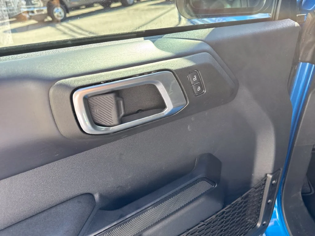 New 2026 Velocity Blue Metallic Ford Badlands® image 14