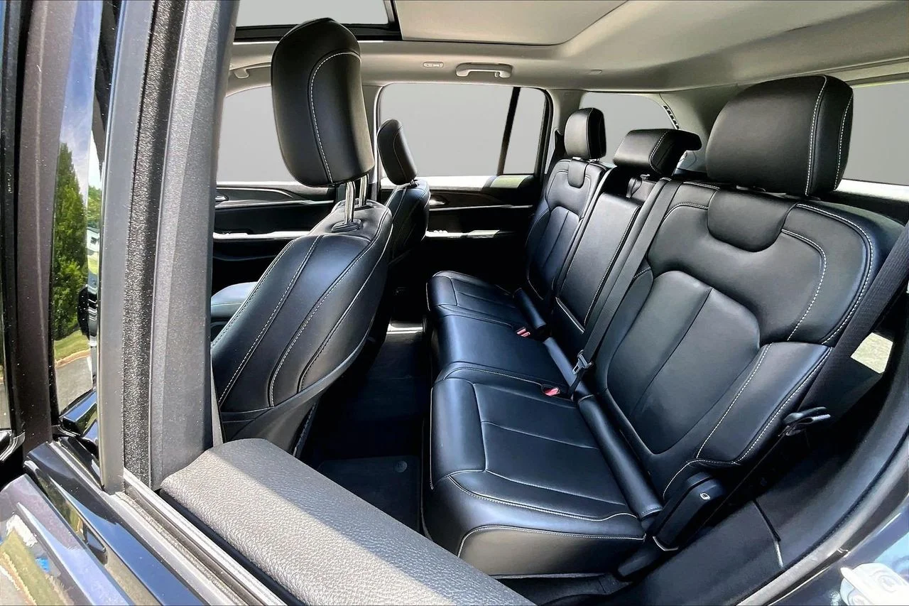 Used 2023 Gray Jeep Limited image 23