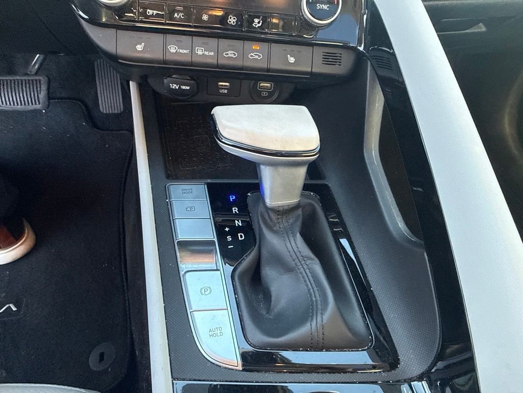 2021 Hyundai Elantra Limited - Photo 18