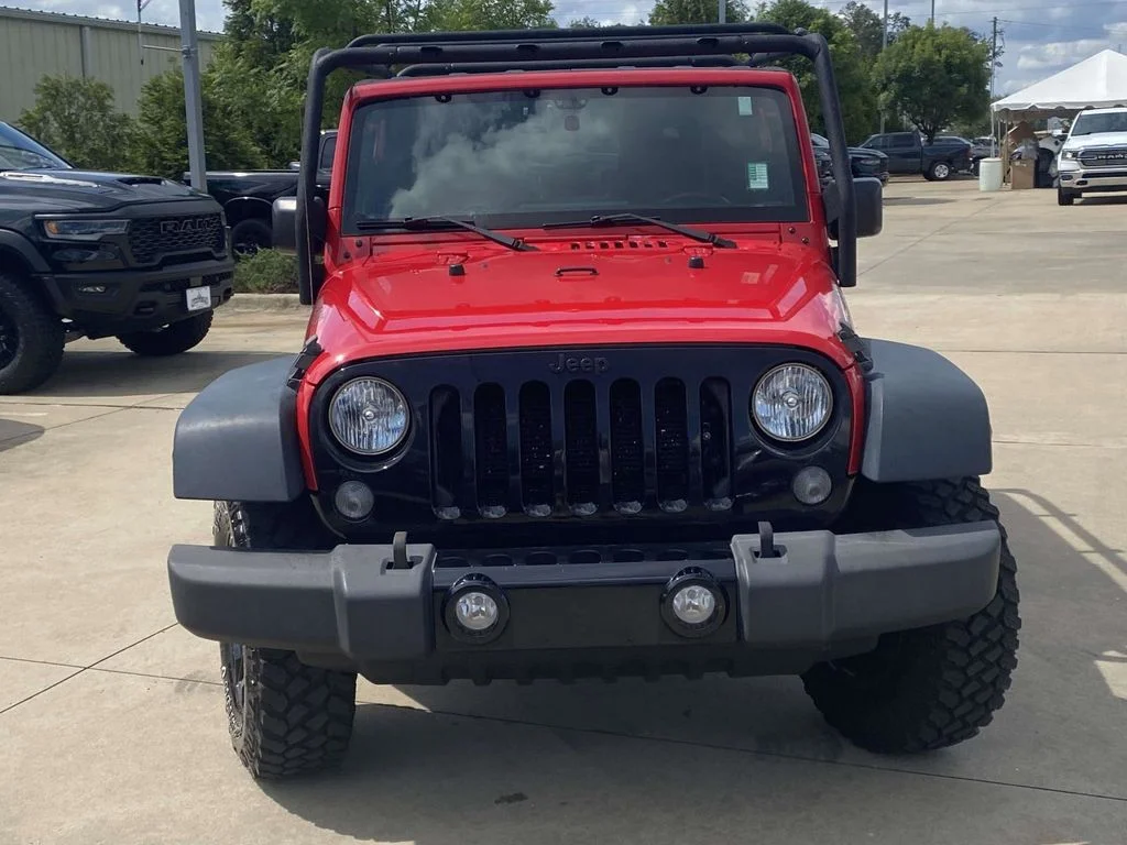 Used 2015 Red Jeep Sport image 2