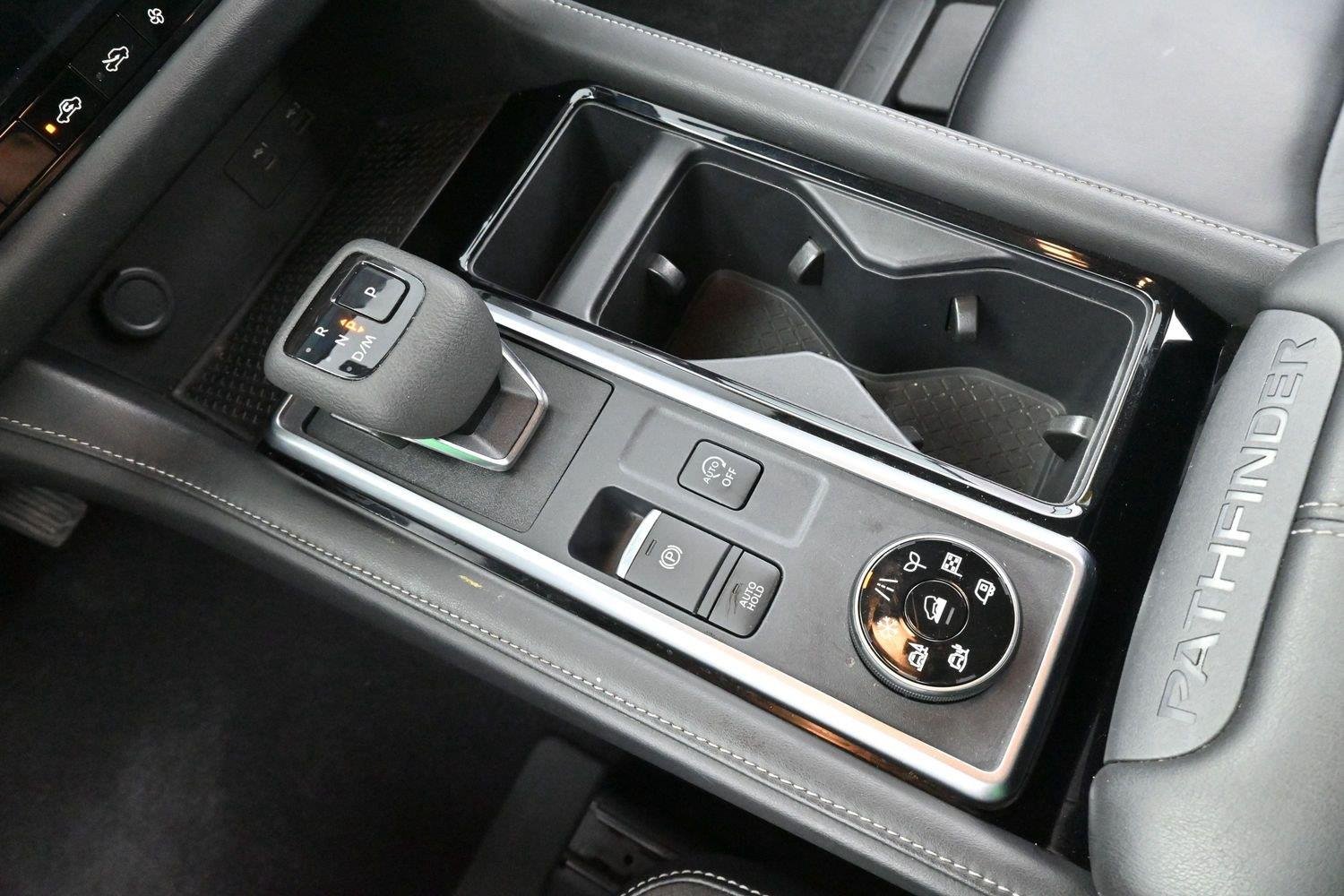 Used 2022 Green Nissan SL image 27