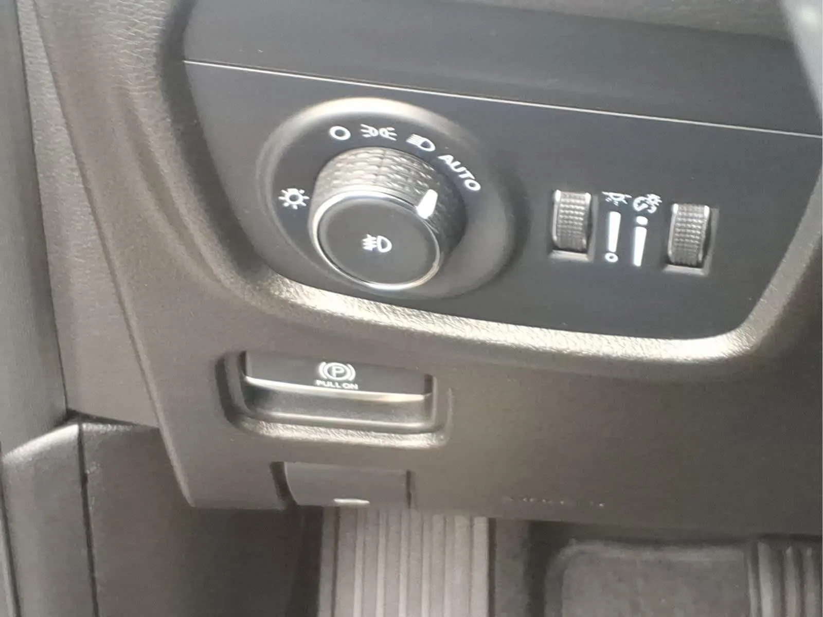 Used 2023 Midnight Sky Jeep Limited image 20