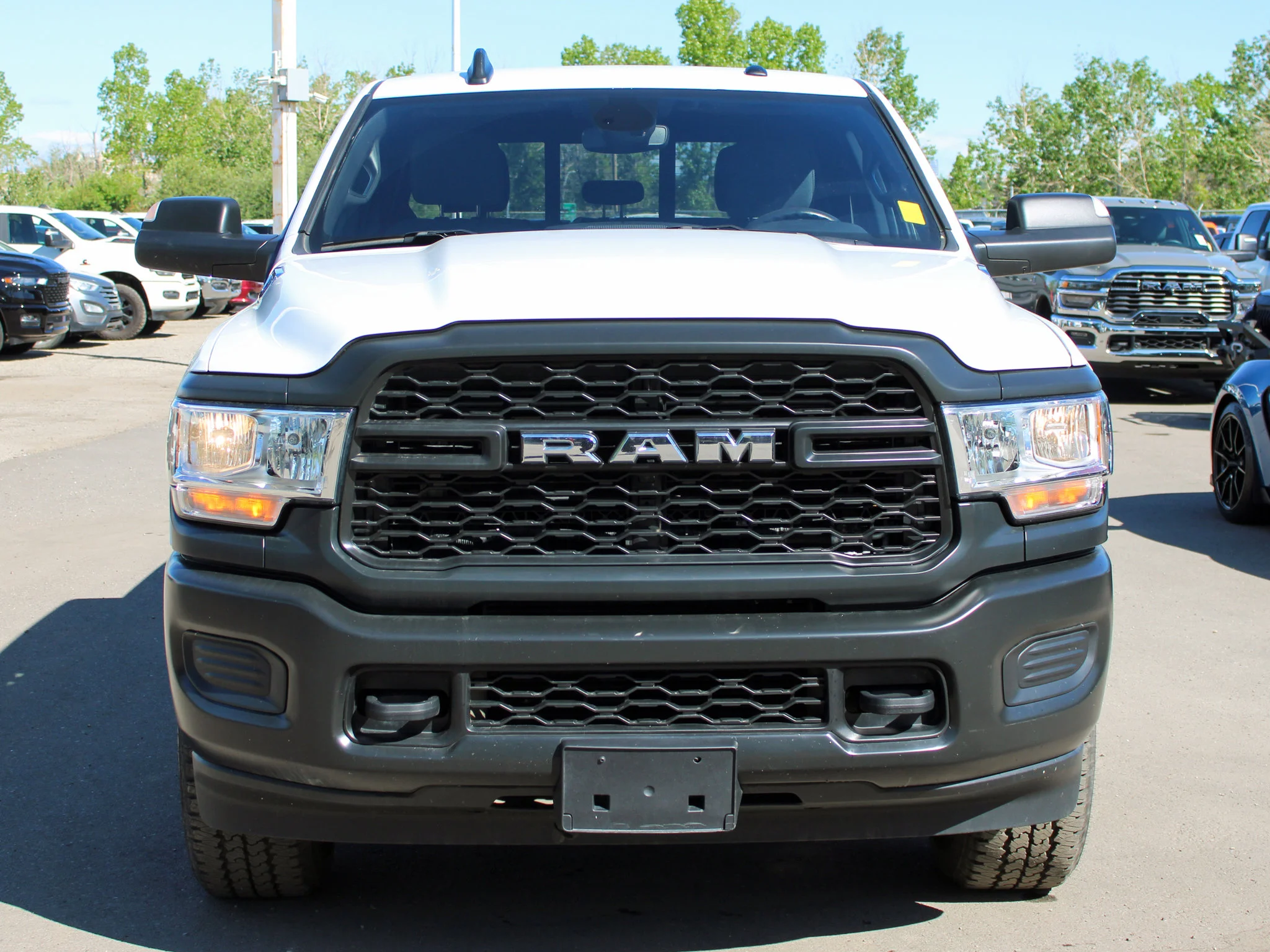 Certified Used 2022 White RAM Tradesman * No Accidents | Cummins | Apple CarPlay | Trailer Brake Control  | Back-Up Camera image 10