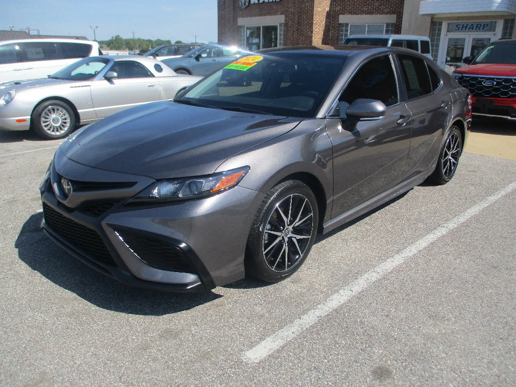 Used 2024 Predawn Gray Mica Toyota SE image 3