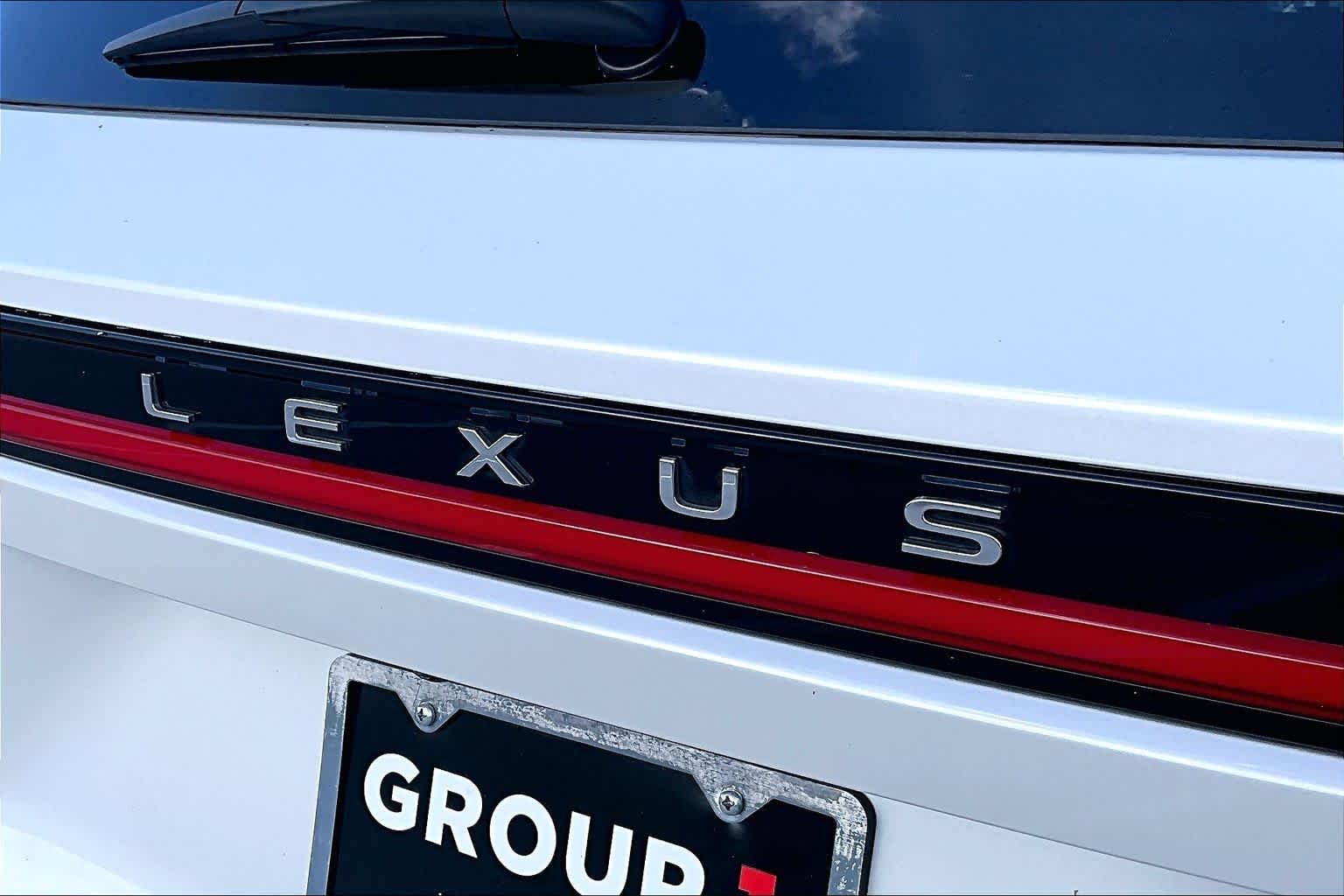 Used 2024 Wind Chill Pearl Lexus  image 30