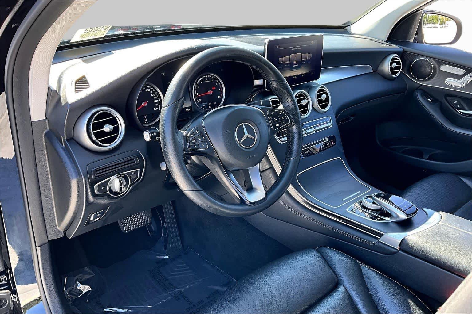 Used 2017 Obsidian Black Metallic Mercedes-Benz GLC 300 image 18