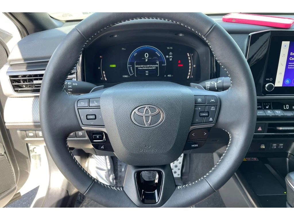 Used 2025 Ice Cap Toyota SE image 33