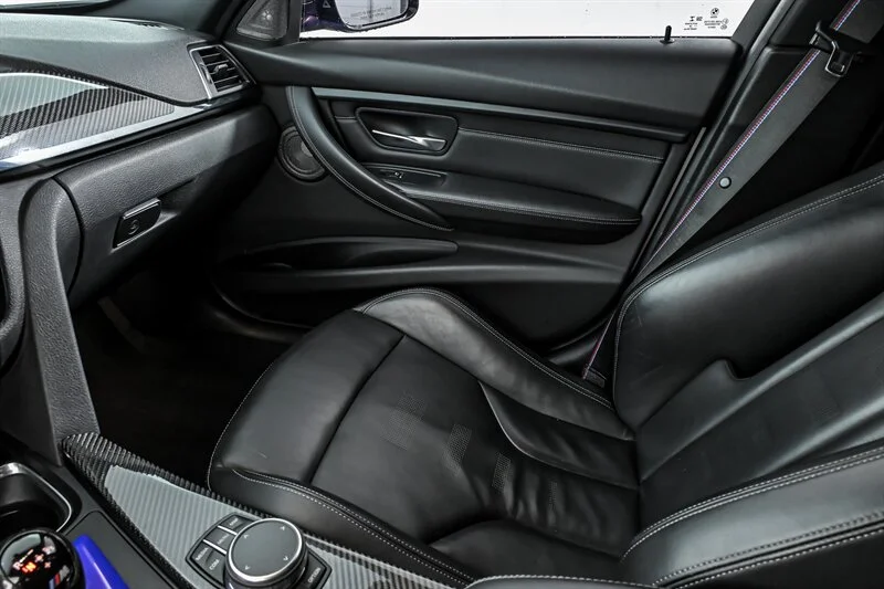 Used 2018  BMW  image 31