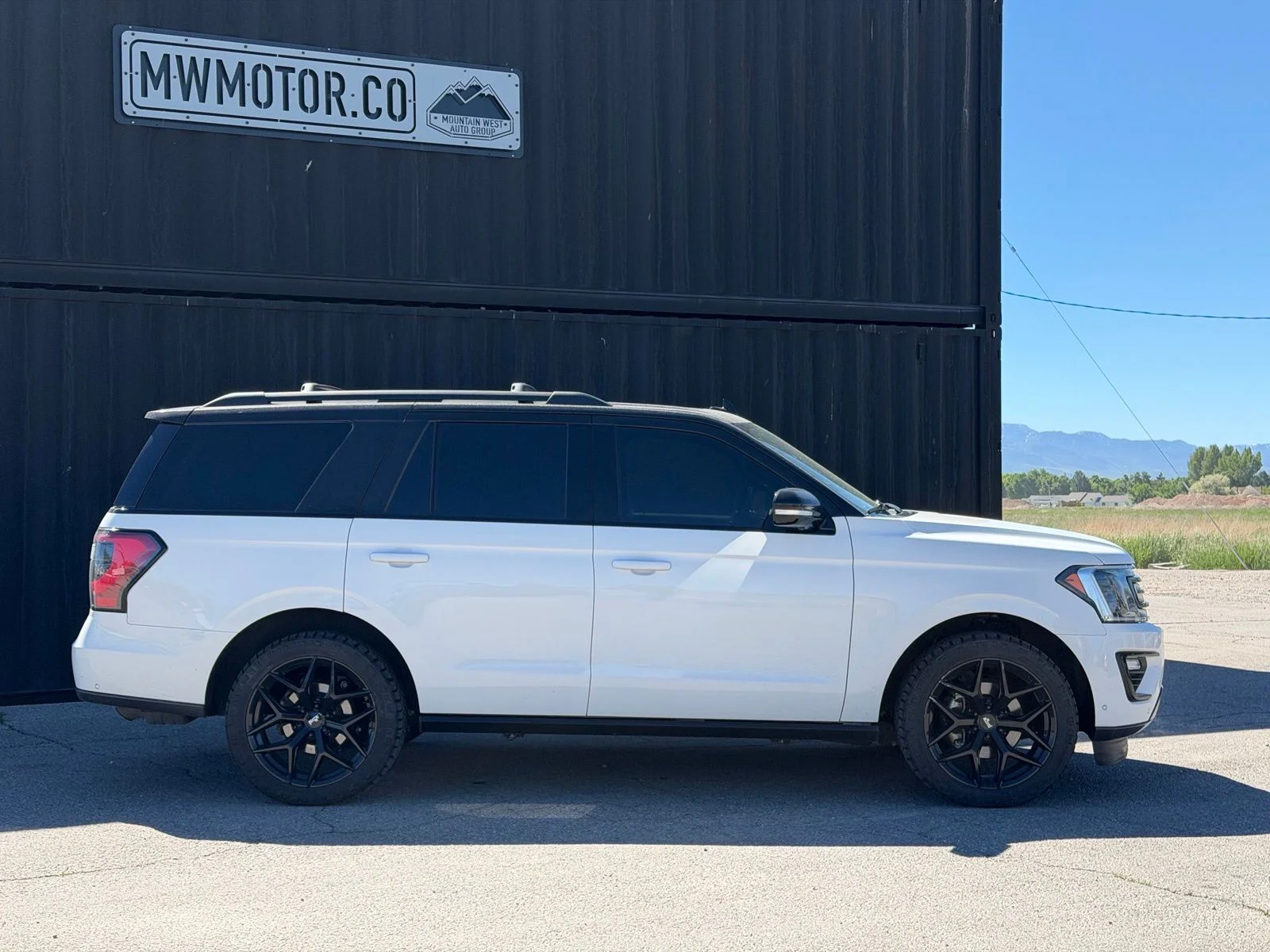 Used 2020 White Ford Limited image 3
