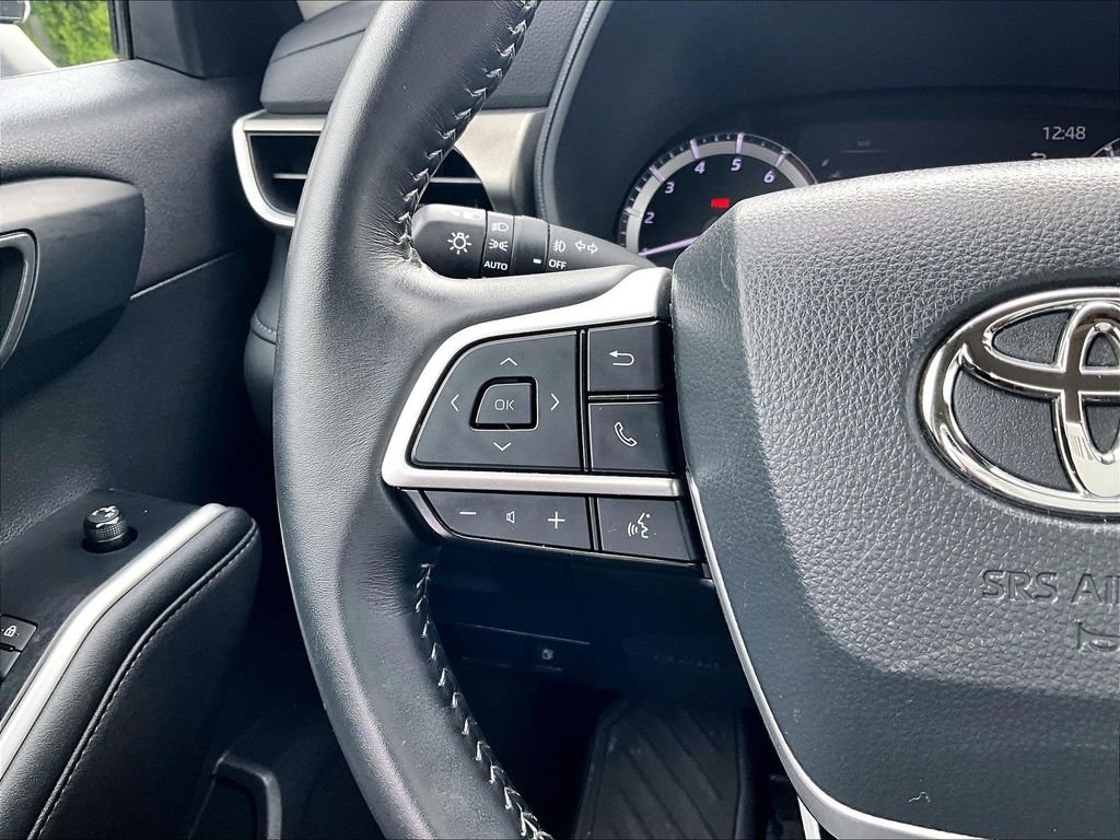 Used 2023 Silver Toyota LE image 24