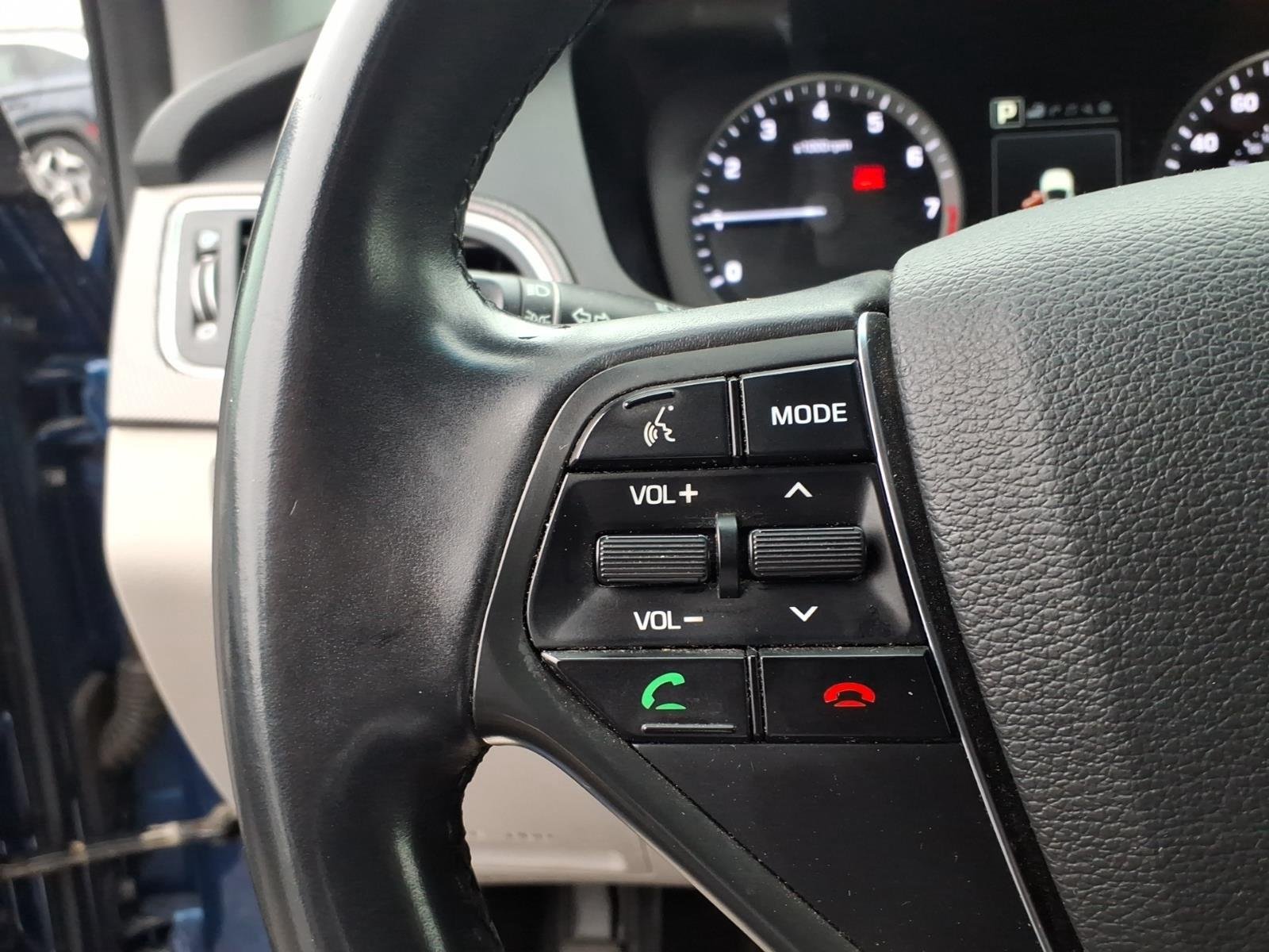 Used 2016 Lakeside Blue Hyundai 2.4L Sport image 28