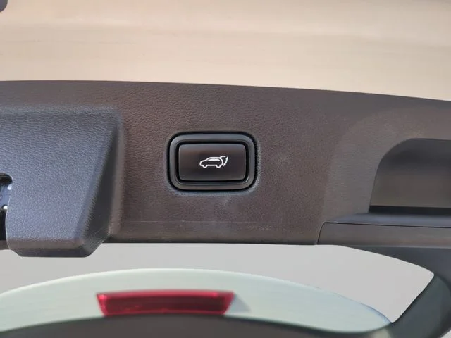 Used 2020 White Kia SX image 10