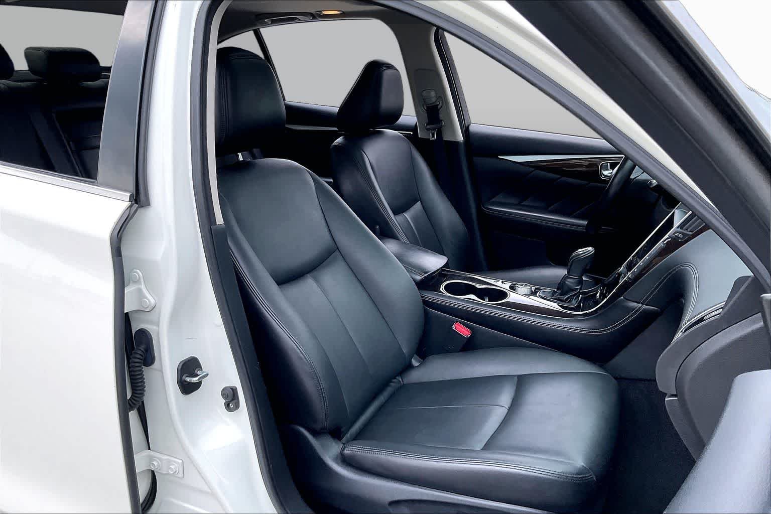Used 2019 Pure White INFINITI 3.0t LUXE image 9