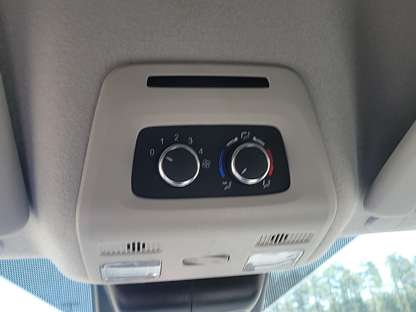 Used 2024 Oxford White Ford 350 XLT image 7